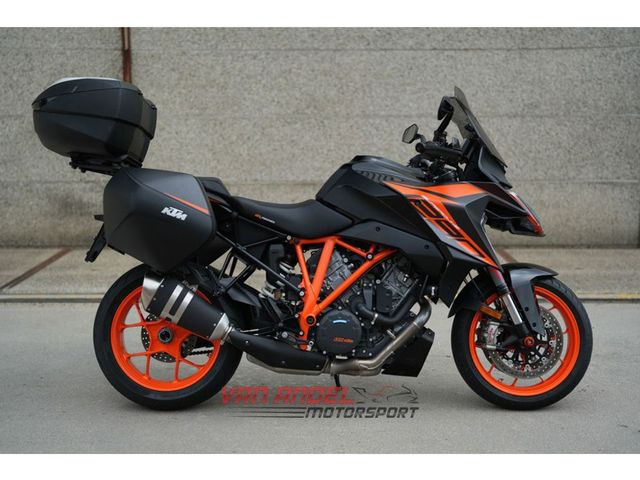 ktm - 1290-super-duke-gt