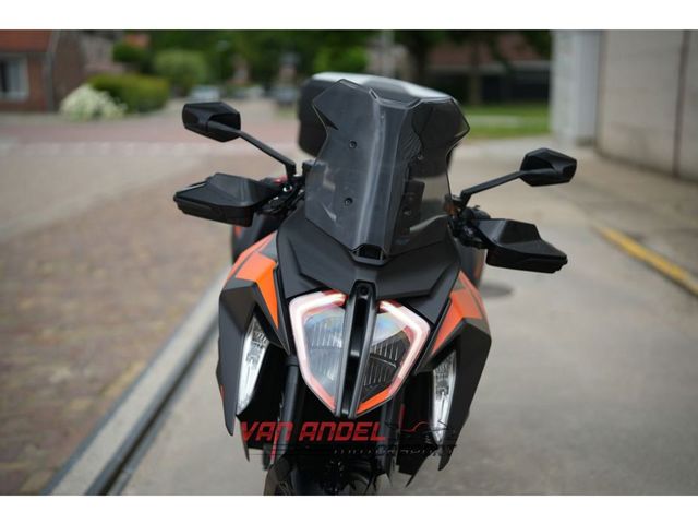 ktm - 1290-super-duke-gt