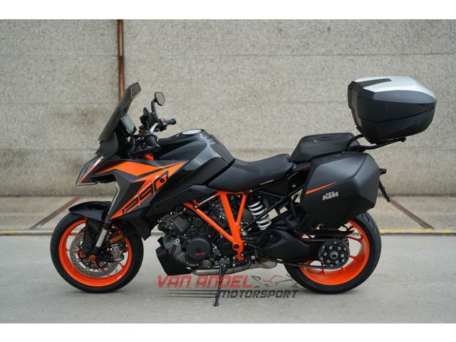 ktm - 1290-super-duke-gt