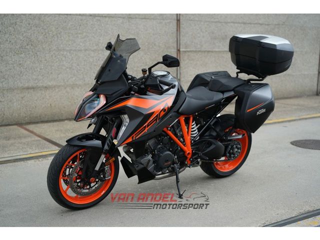ktm - 1290-super-duke-gt
