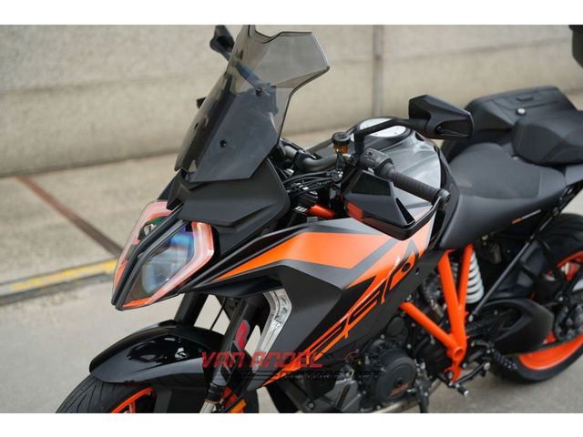ktm - 1290-super-duke-gt