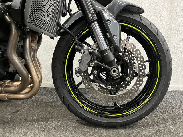 kawasaki - z900