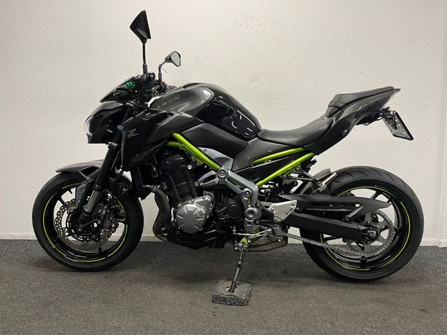 kawasaki - z900