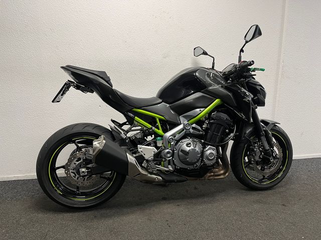 kawasaki - z900
