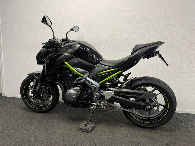 kawasaki - z900