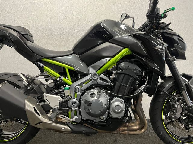 kawasaki - z900