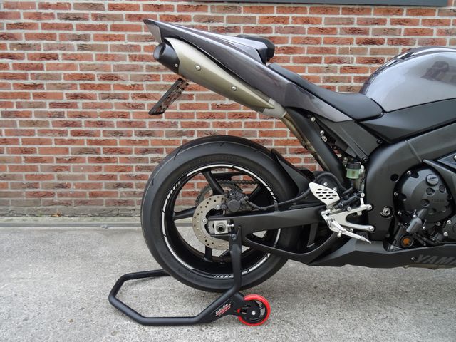 yamaha - yzf-r1