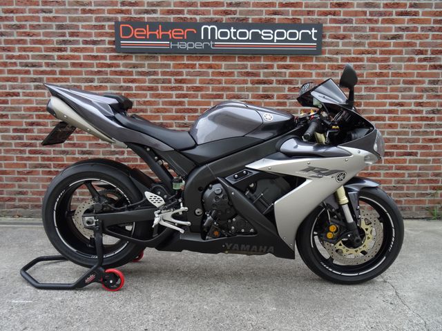 yamaha - yzf-r1