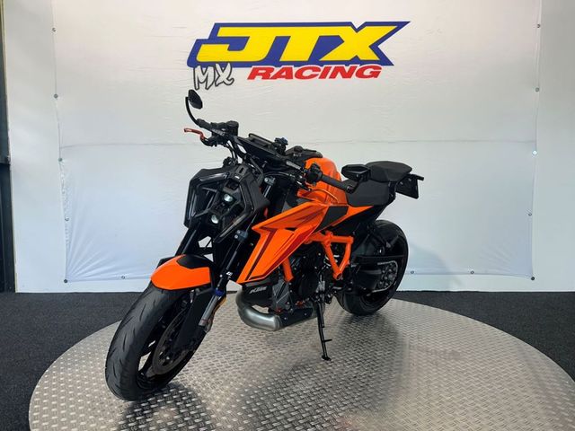 ktm - 1390-super-duke-r-evo