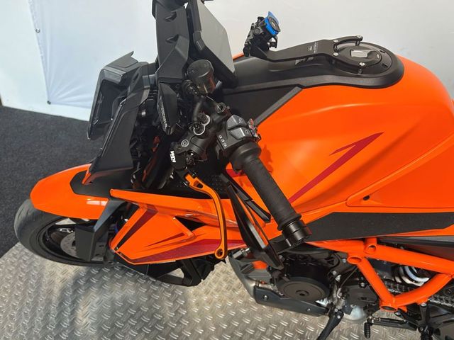 ktm - 1390-super-duke-r-evo