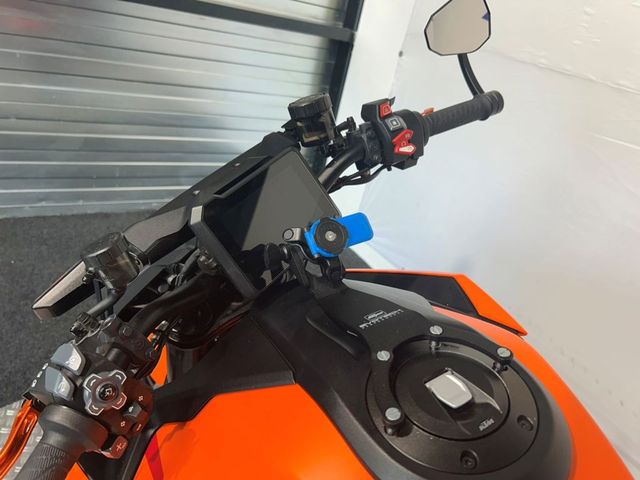 ktm - 1390-super-duke-r-evo