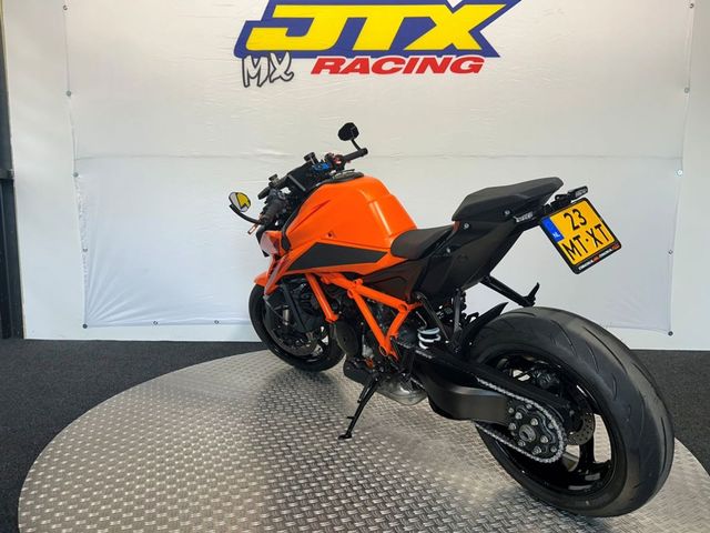 ktm - 1390-super-duke-r-evo