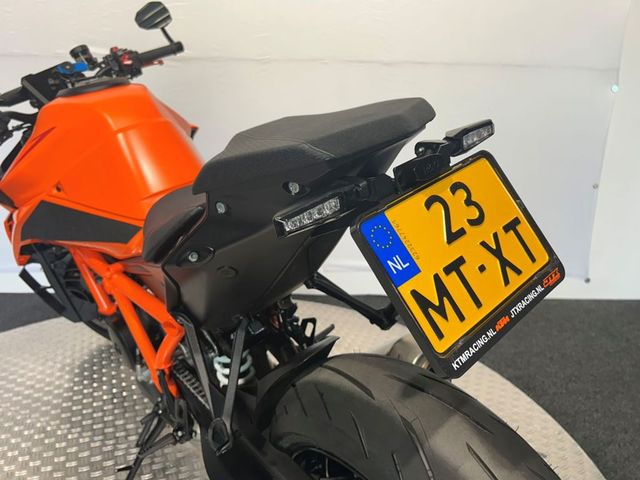 ktm - 1390-super-duke-r-evo