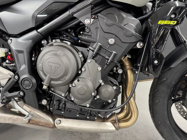 triumph - trident-660
