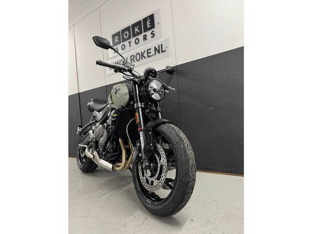 triumph - trident-660