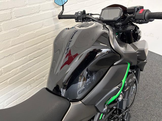 kawasaki - z900