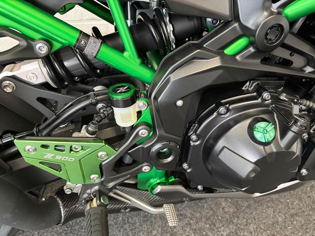 kawasaki - z900