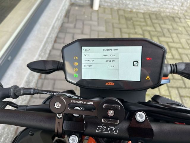 ktm - 890-duke-r