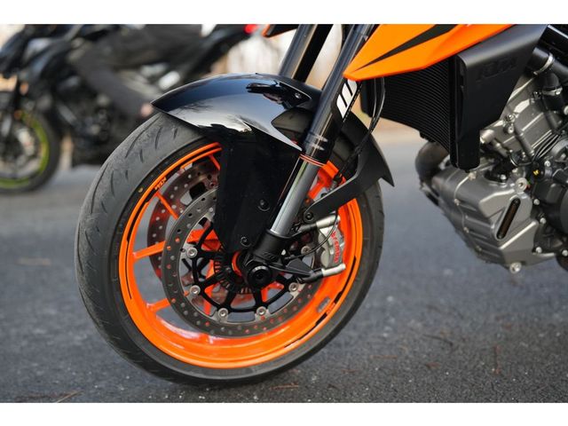 ktm - 1290-super-duke-r