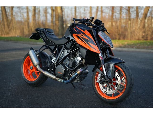ktm - 1290-super-duke-r