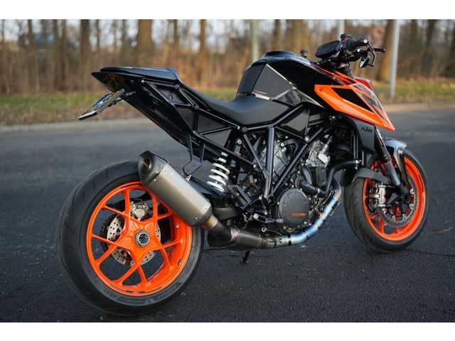 ktm - 1290-super-duke-r