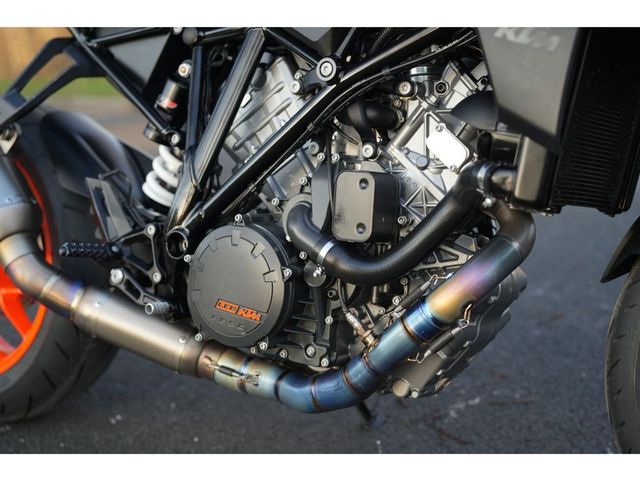 ktm - 1290-super-duke-r