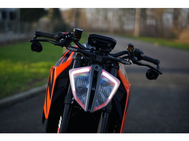 ktm - 1290-super-duke-r