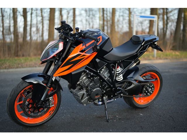 ktm - 1290-super-duke-r
