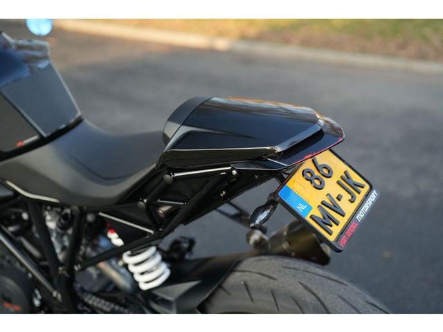 ktm - 1290-super-duke-r