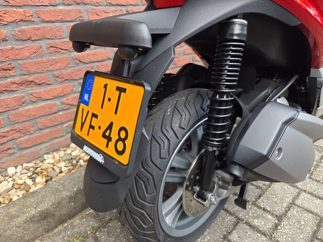 piaggio - mp3-300-yourban