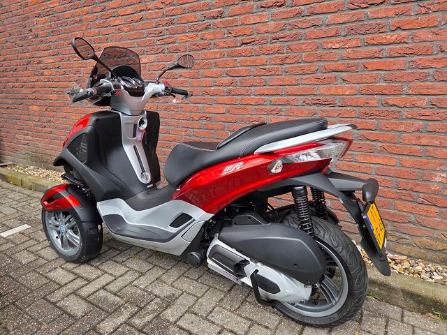 piaggio - mp3-300-yourban