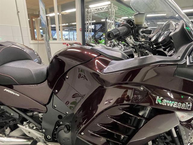kawasaki - gtr-1400