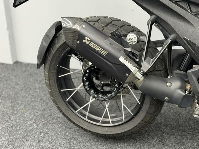 bmw - r-1300-gs-triple-black