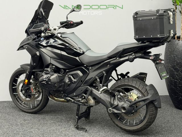 bmw - r-1300-gs-triple-black