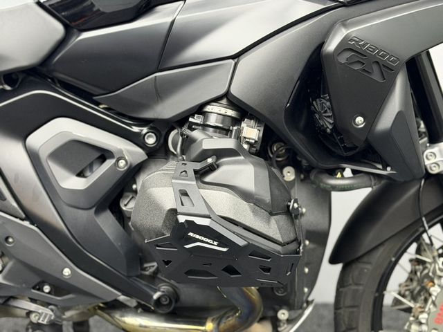bmw - r-1300-gs-triple-black
