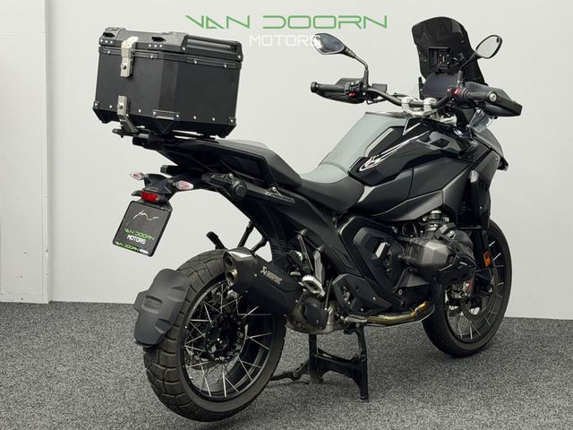 bmw - r-1300-gs-triple-black