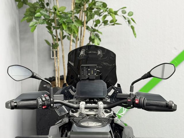 bmw - r-1300-gs-triple-black