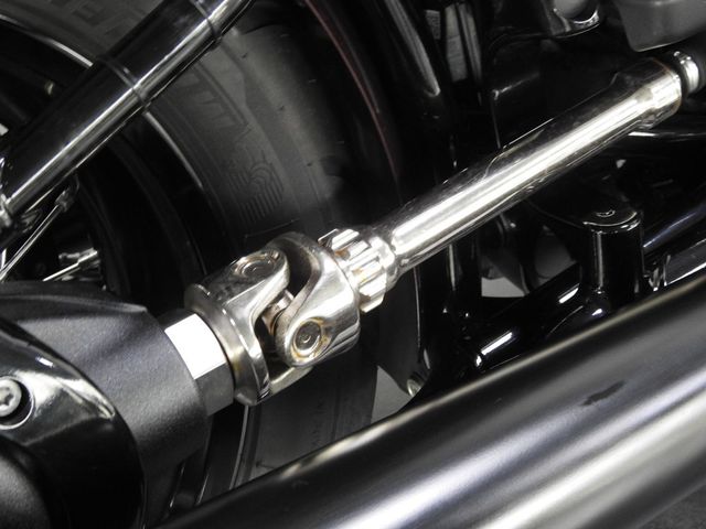 bmw - r-18