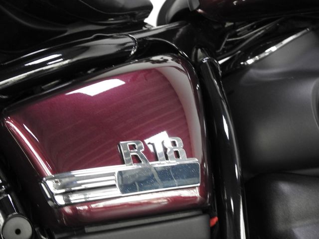 bmw - r-18