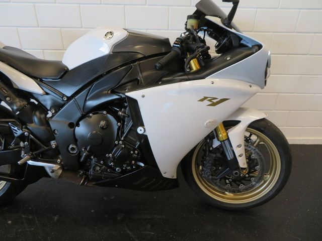 yamaha - yzf-r1