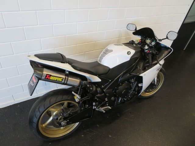 yamaha - yzf-r1