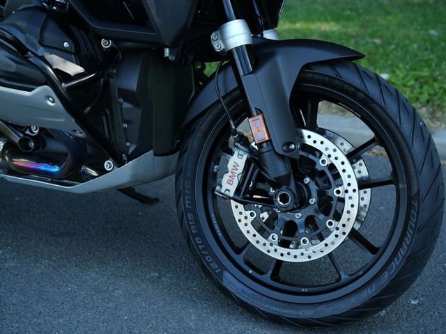 bmw - r-1300-gs-adventure