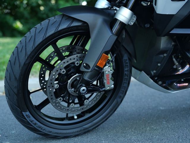 bmw - r-1300-gs-adventure