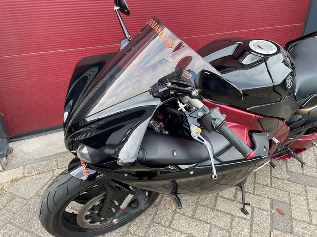 yamaha - yzf-r1