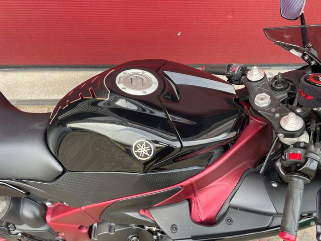yamaha - yzf-r1