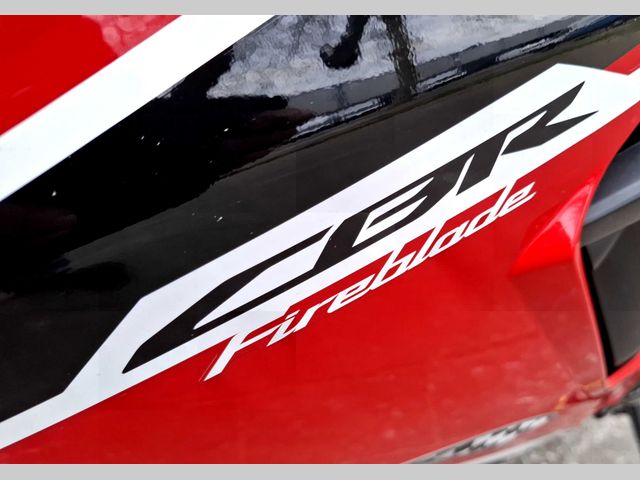 honda - cbr-1000-rr-fireblade-c-abs