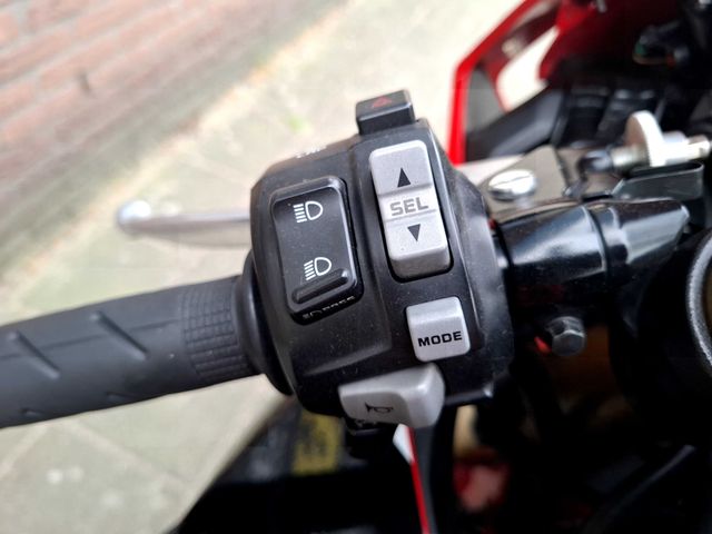 honda - cbr-1000-rr-fireblade-c-abs