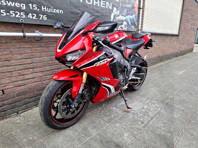 honda - cbr-1000-rr-fireblade-c-abs