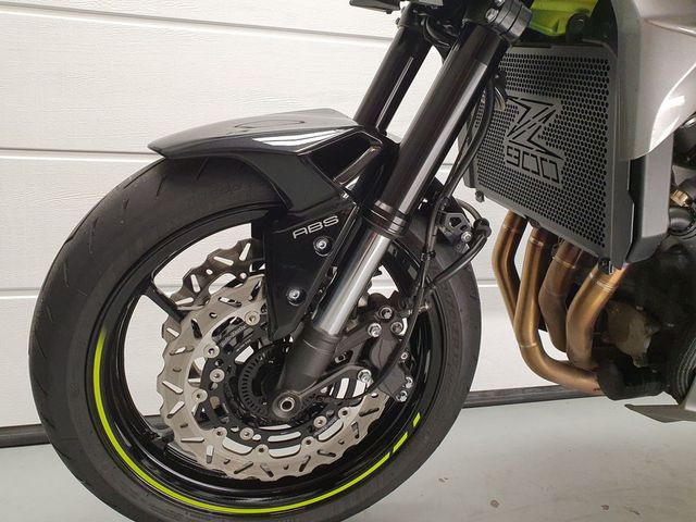 kawasaki - z900