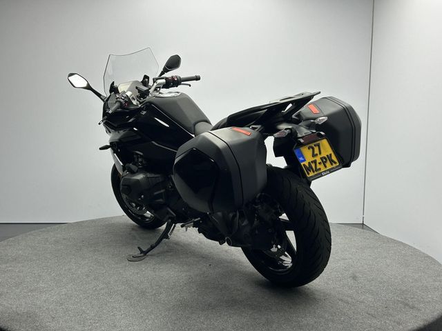 bmw - r-1300-rs